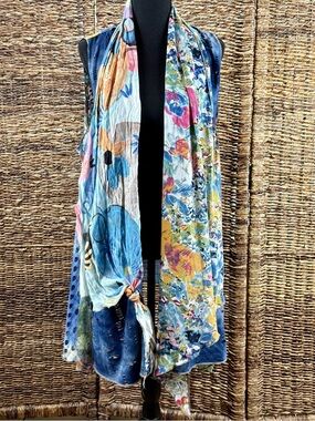 Soft Surroundings Sleeveless Floral Bohemian Artsy Whimsical Kimono Open Vest